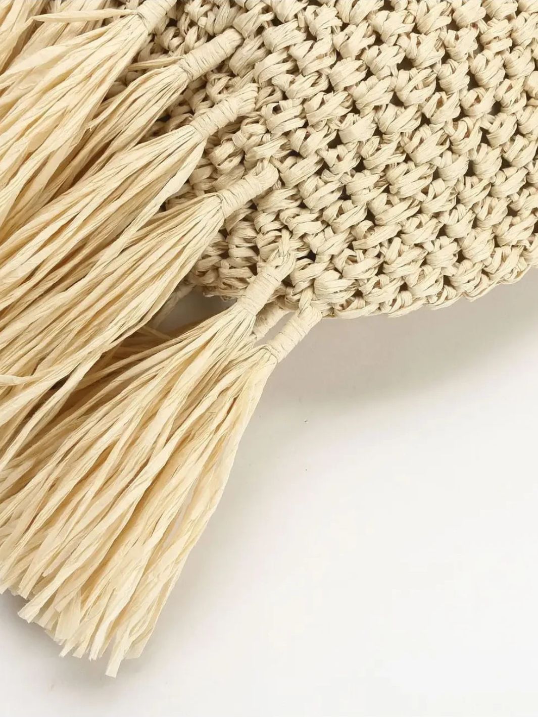 Fringed Straw Hobo Bag – Lightweight Boho Style for Summer