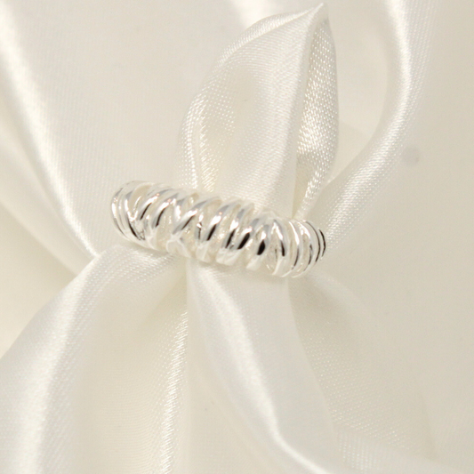 Plinia Ring