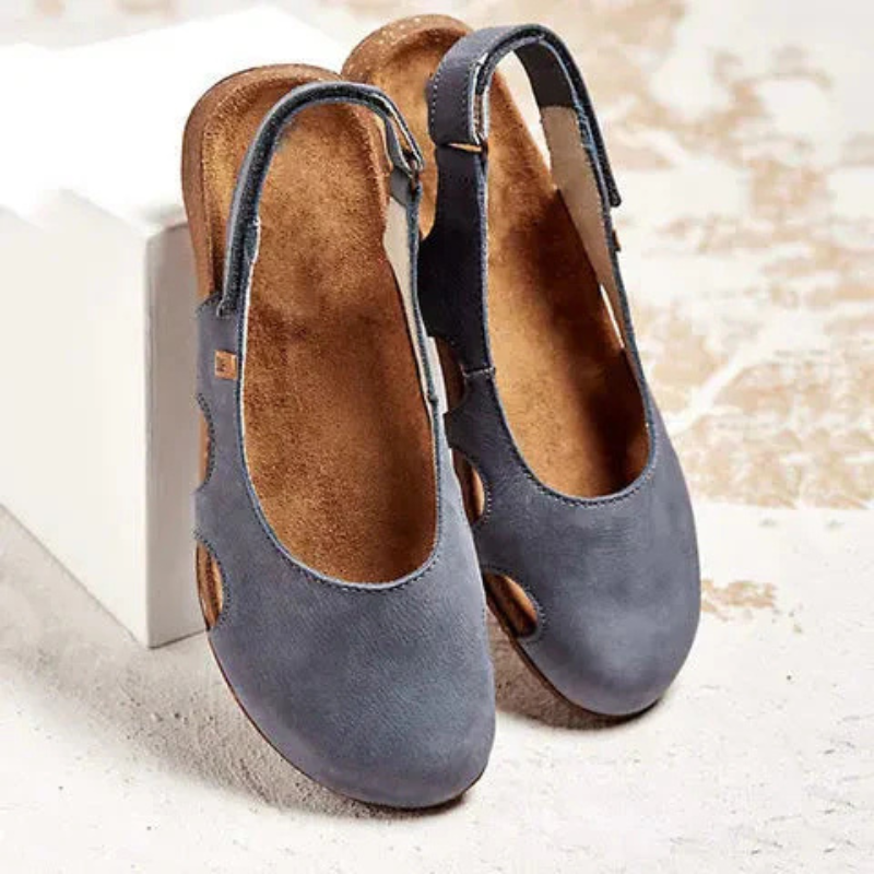 Lorenae | Women's closed-toe sandals with a comfortable design and back strap