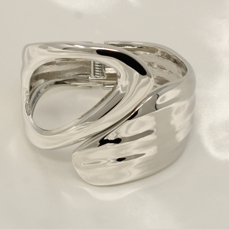 Hollow Multum Bracelet