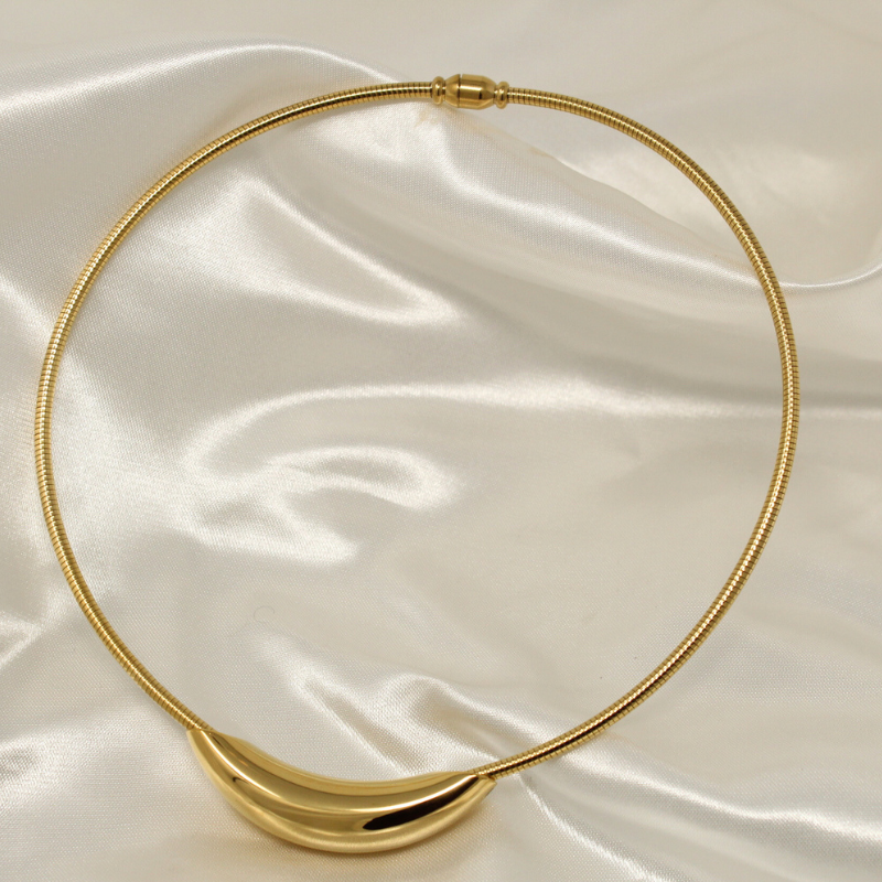 Locusta Choker
