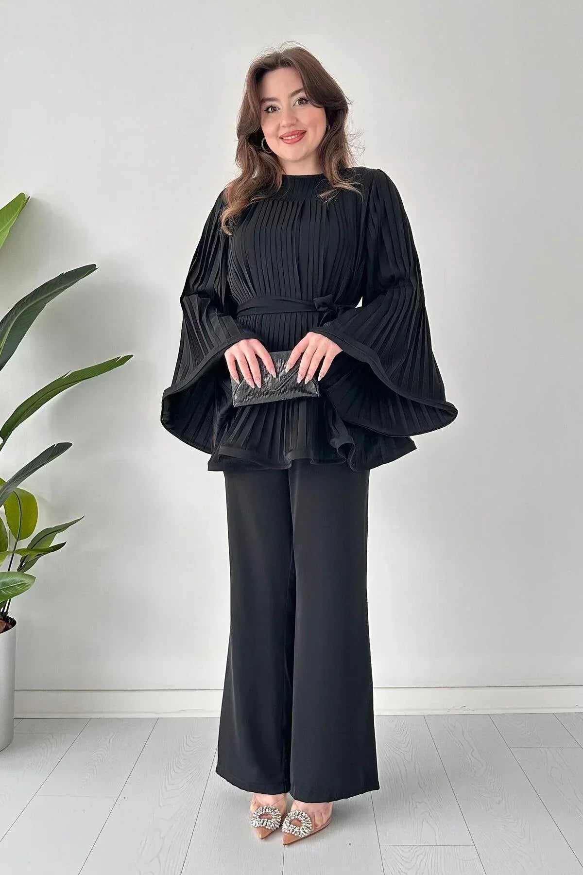 Milena Set - Elegant and Pleated