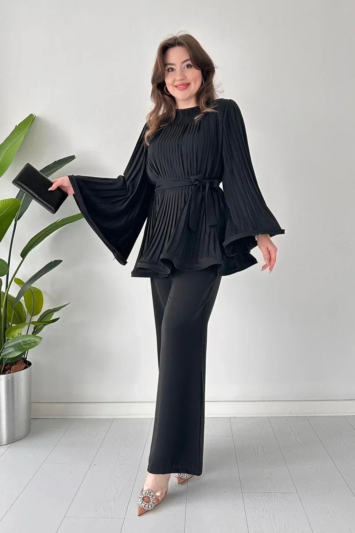 Milena Set - Elegant and Pleated