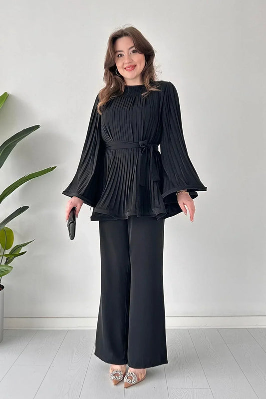 Milena Set - Elegant and Pleated