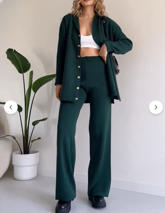 Adriana - Two-Piece Button Set