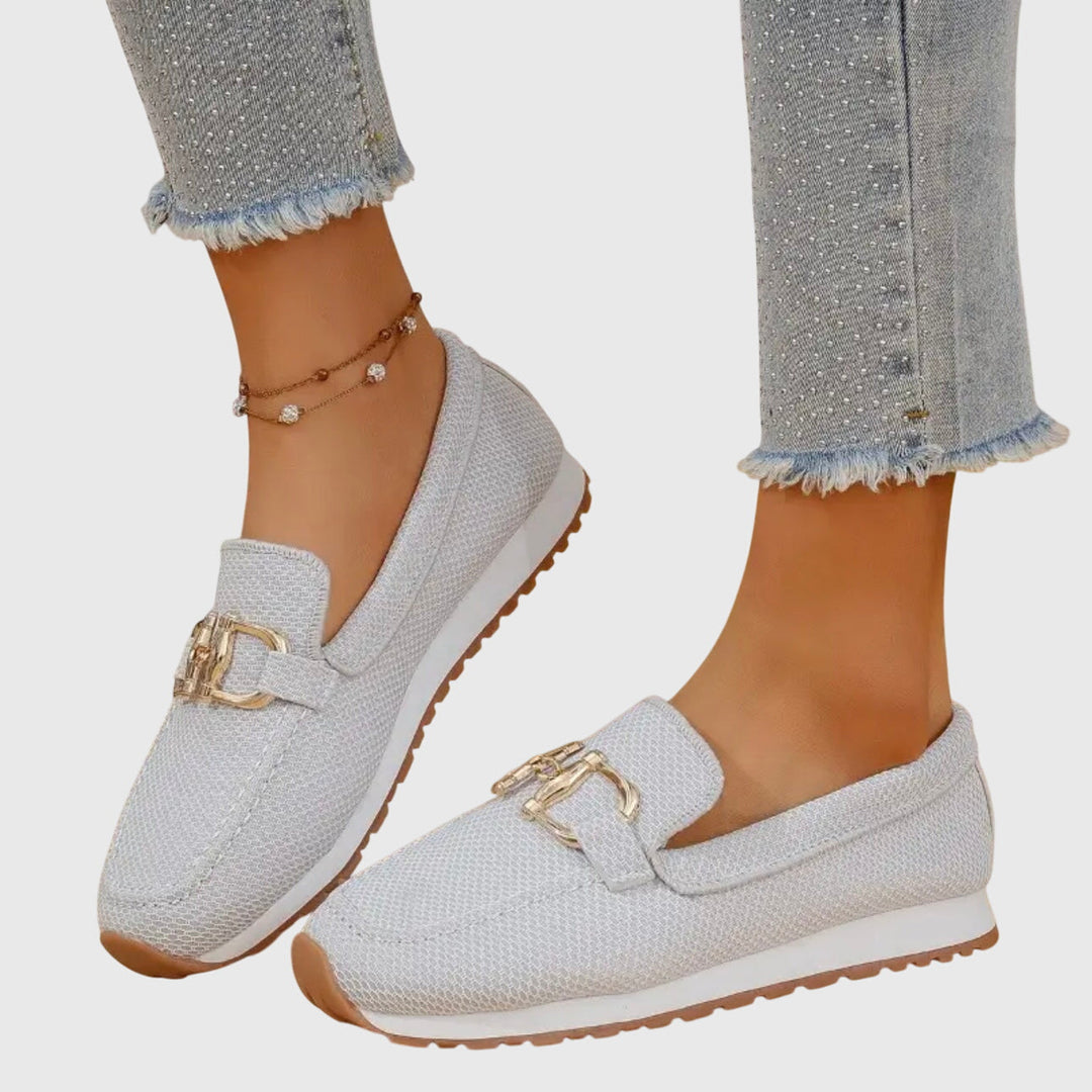 Fabianna | Elegant women's loafers with buckle and textured finish | Comfortable