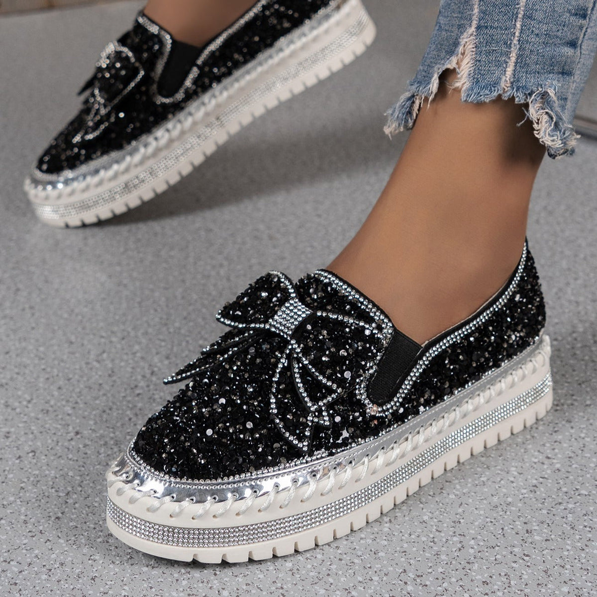 Shiny platform loafers with a bow | Insa™