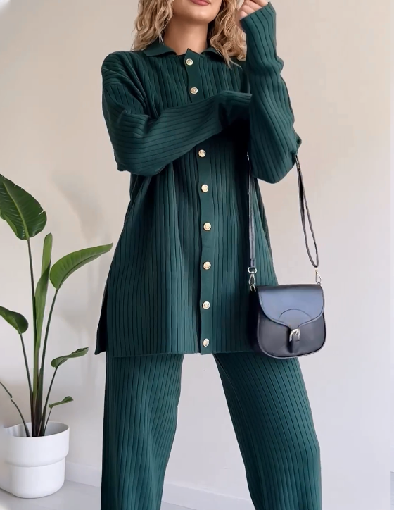 Adriana - Two-Piece Button Set