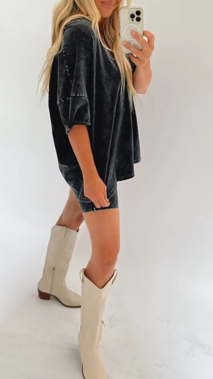 Sandra - T-shirt and Shorts Set