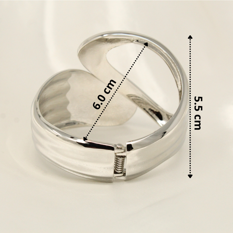 Hollow Multum Bracelet