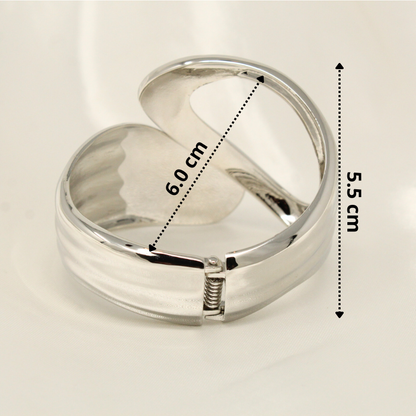 Hollow Multum Bracelet