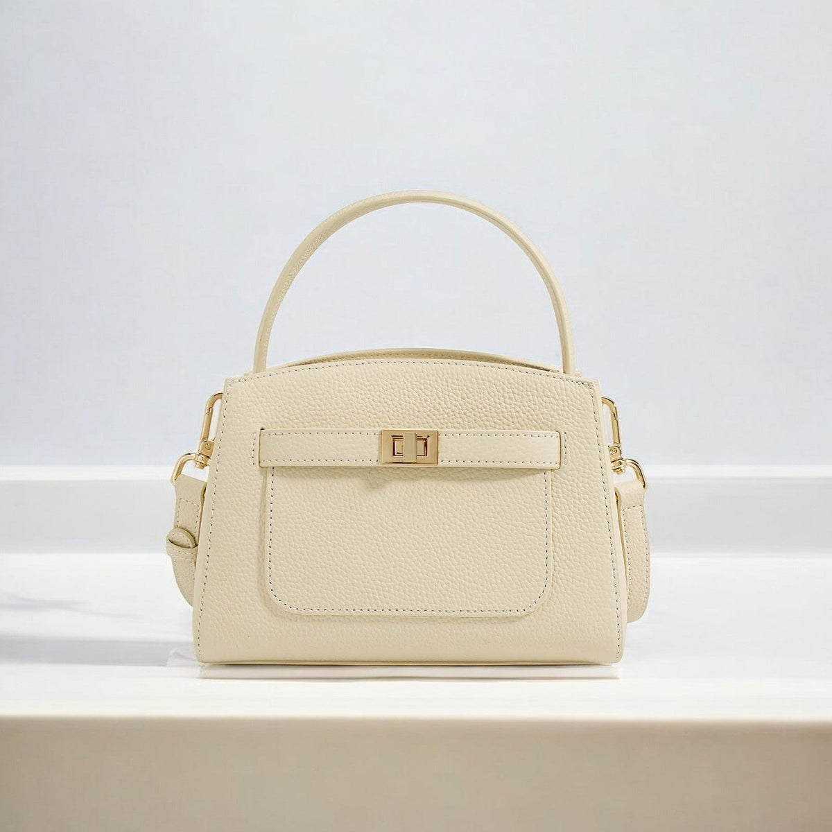América Handbag – Sophisticated and Versatile Style