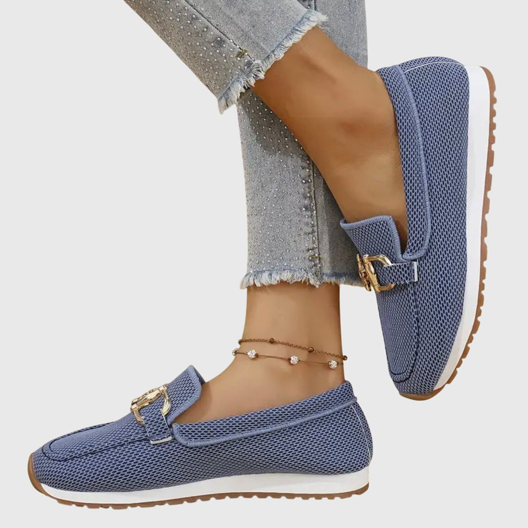 Fabianna | Elegant women's loafers with buckle and textured finish | Comfortable