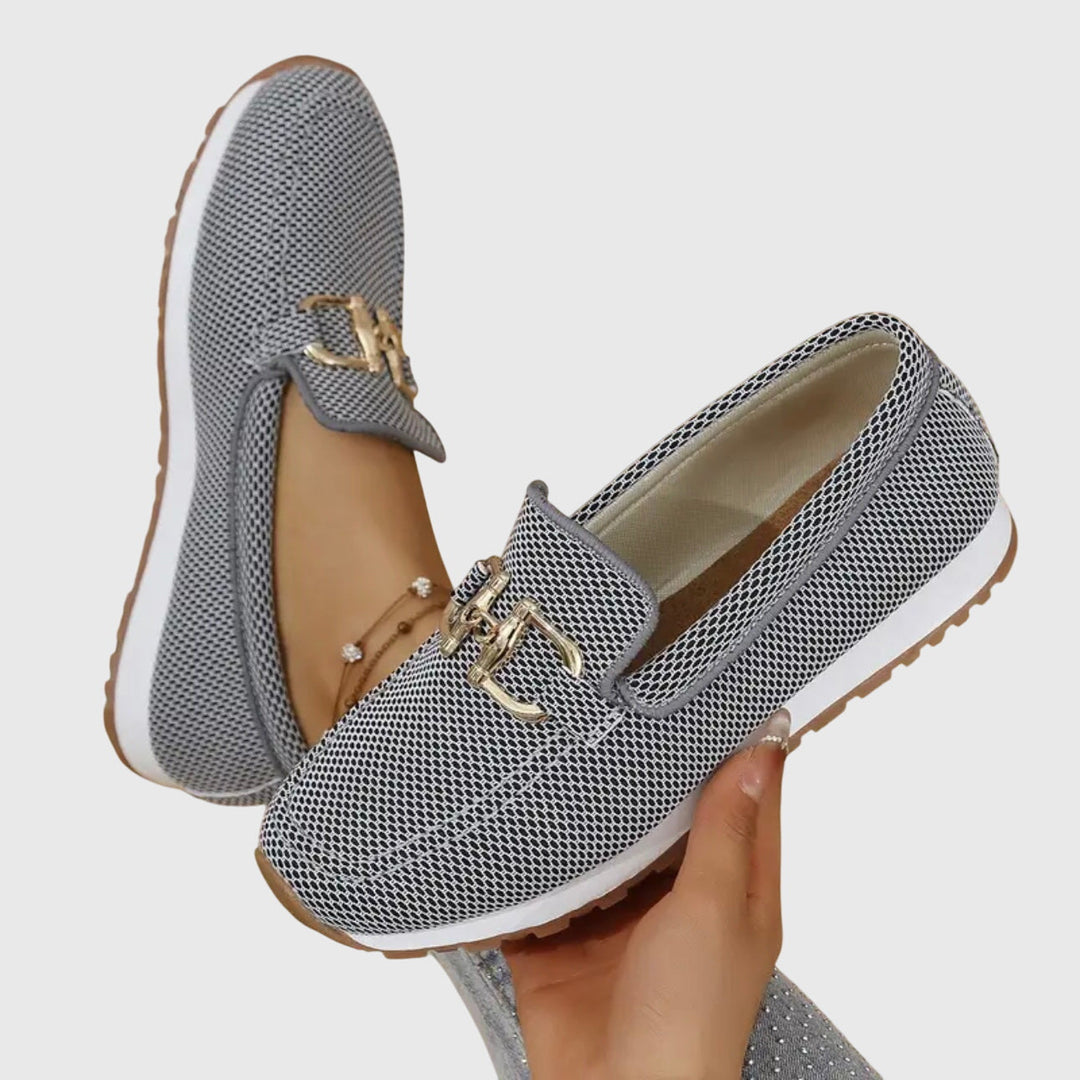 Fabianna | Elegant women's loafers with buckle and textured finish | Comfortable
