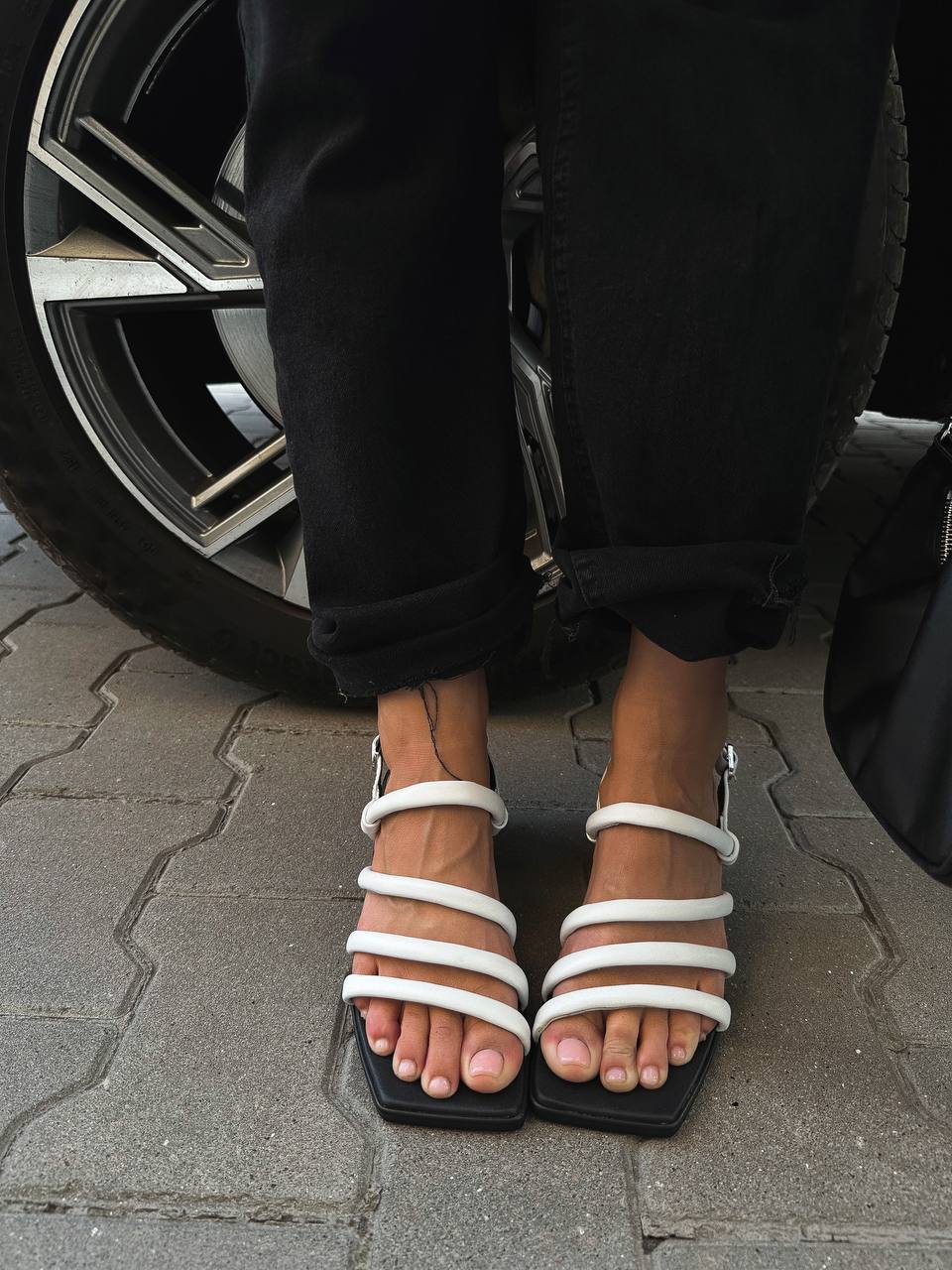 Lorena Sandals - Elegant with Low Heel