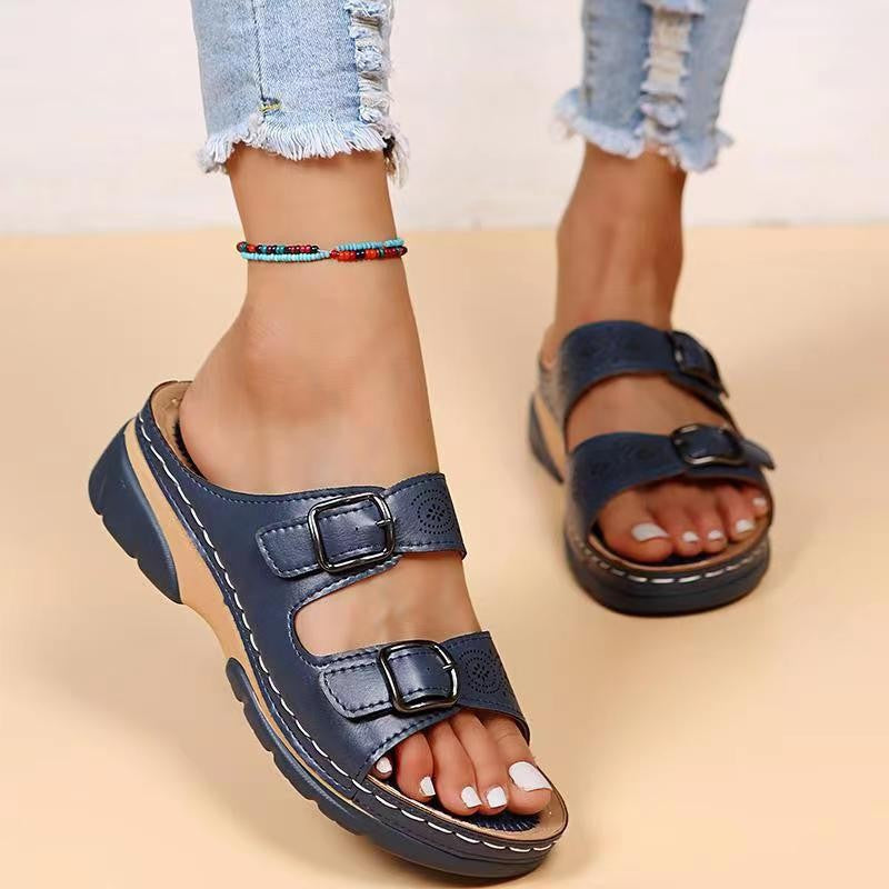 Casual buckle shoes