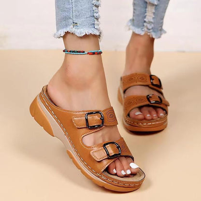 Casual buckle shoes
