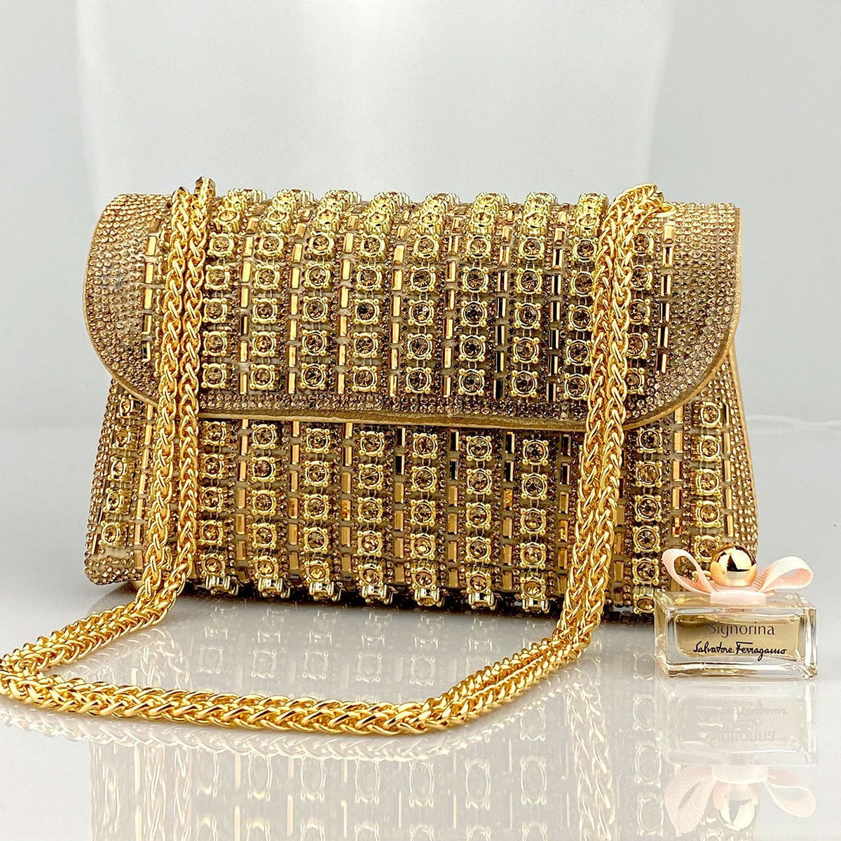Elegant crystal handbag - zicatela