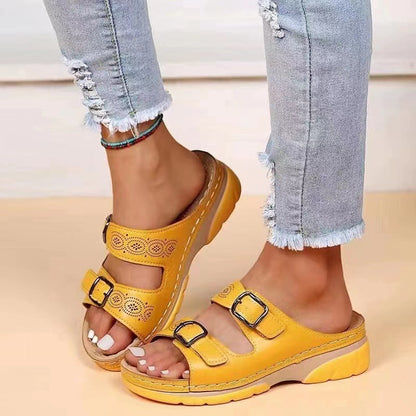 Casual buckle shoes