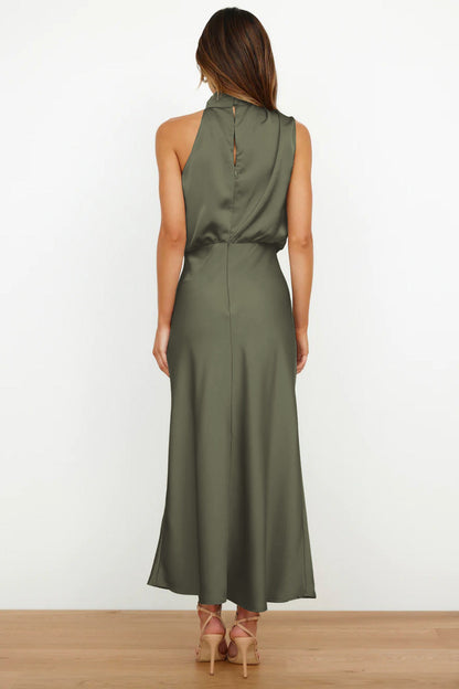 Laura | Chic women's evening dress with halter neck and flowy cut