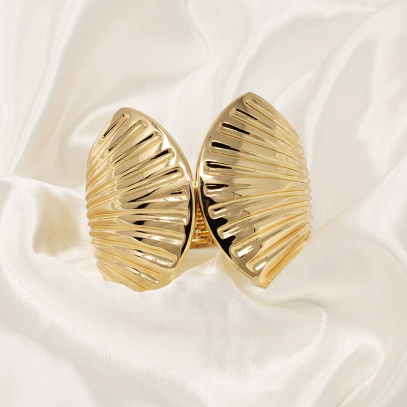 Multum Shell Bracelet