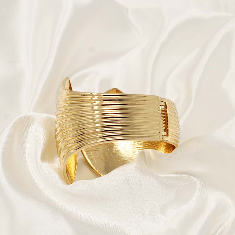 Multum Shell Bracelet