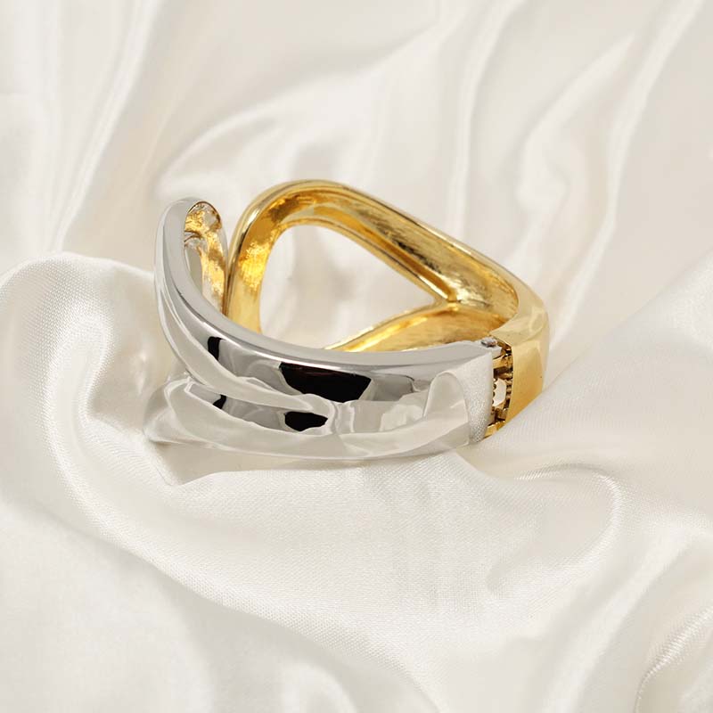Two-tone Multum Hollow Bracelet