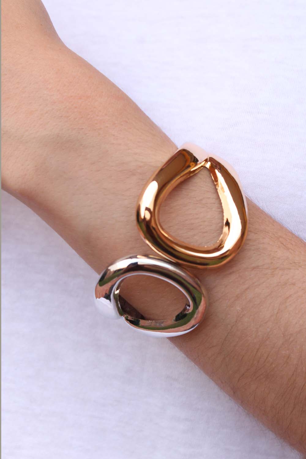 Two-tone Multum Hollow Bracelet