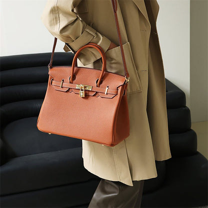 Amelia Handbag – Timeless Elegance