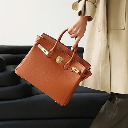 Amelia Handbag – Timeless Elegance