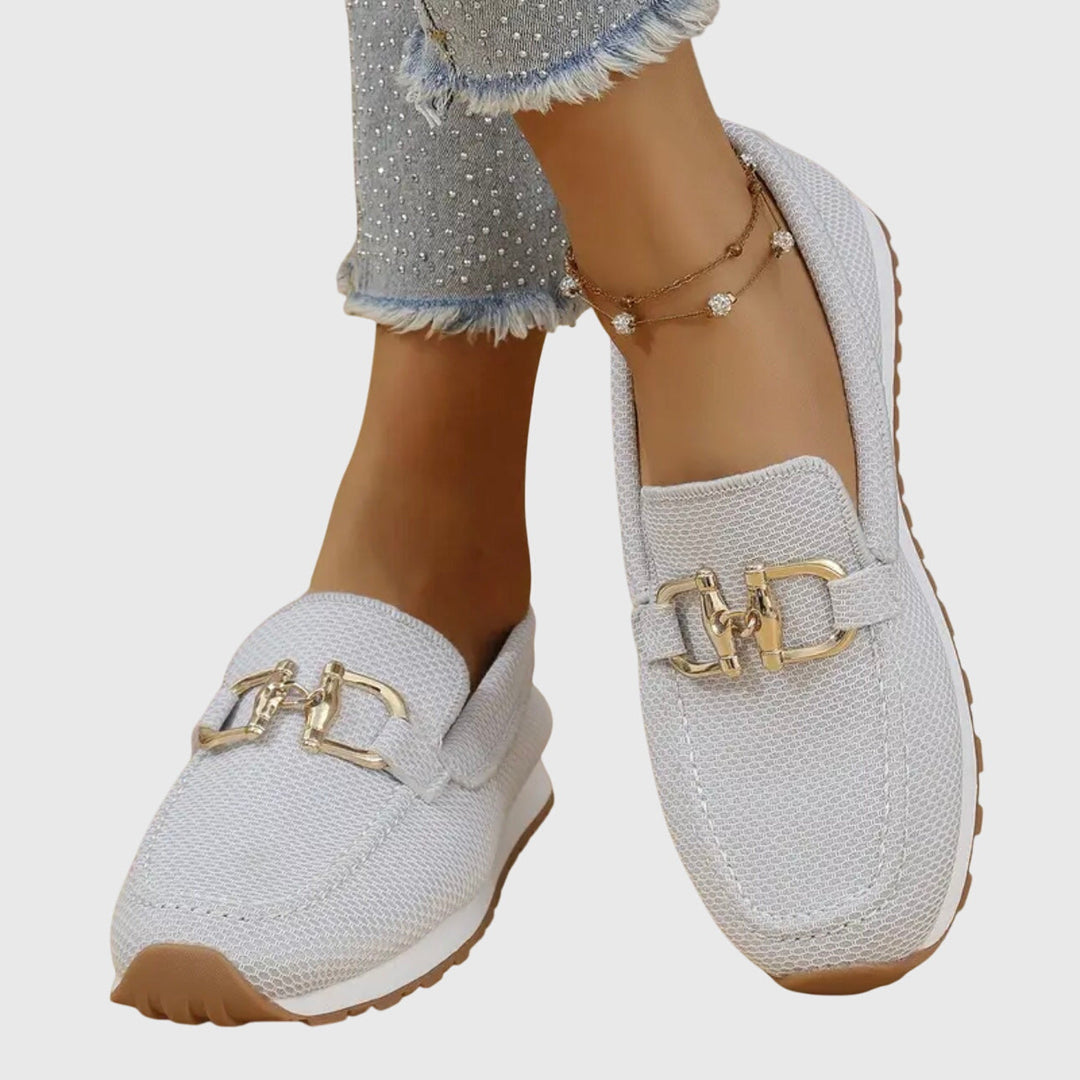 Fabianna | Elegant women's loafers with buckle and textured finish | Comfortable