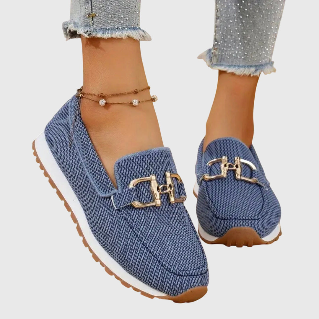 Fabianna | Elegant women's loafers with buckle and textured finish | Comfortable