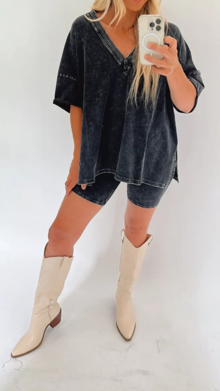 Sandra - T-shirt and Shorts Set