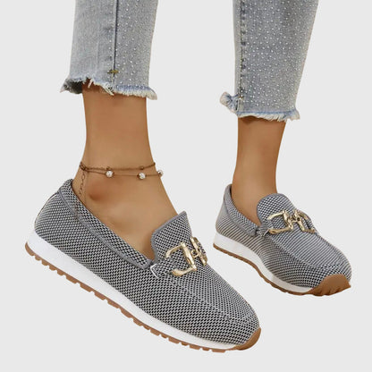 Fabianna | Elegant women's loafers with buckle and textured finish | Comfortable