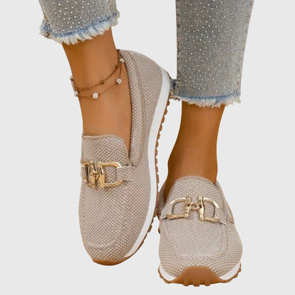 Fabianna | Elegant women's loafers with buckle and textured finish | Comfortable