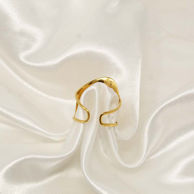 Monica Ring