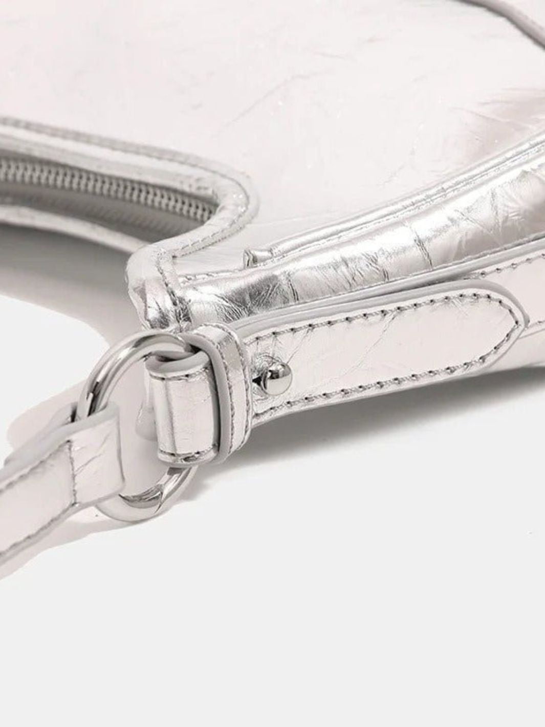 Chain bag – urban and modern style