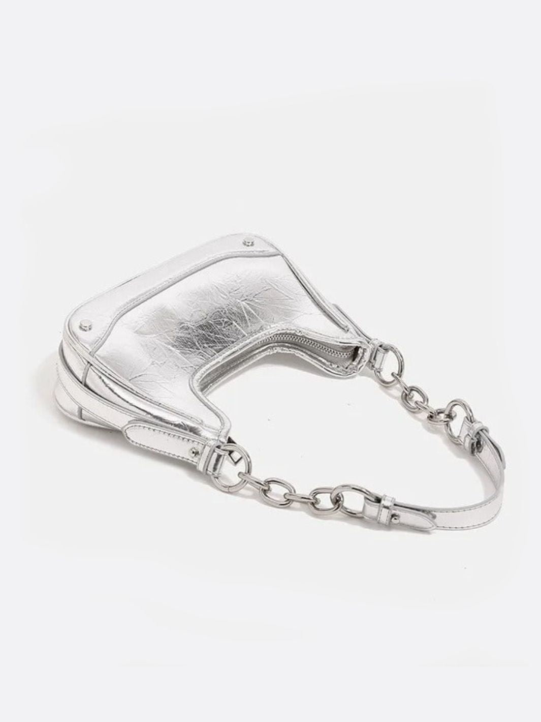 Chain bag – urban and modern style