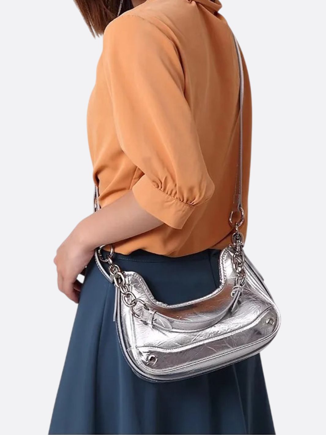 Chain bag – urban and modern style