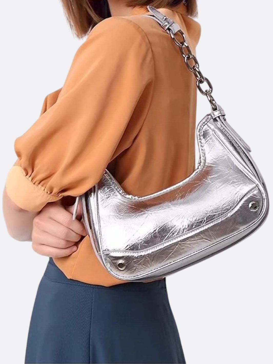 Chain bag – urban and modern style