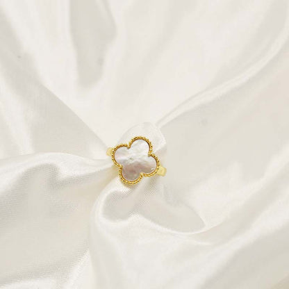 Clover Ring