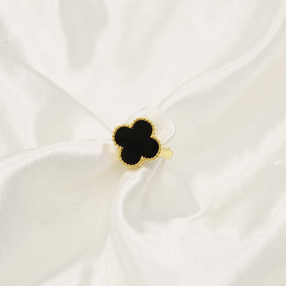 Clover Ring