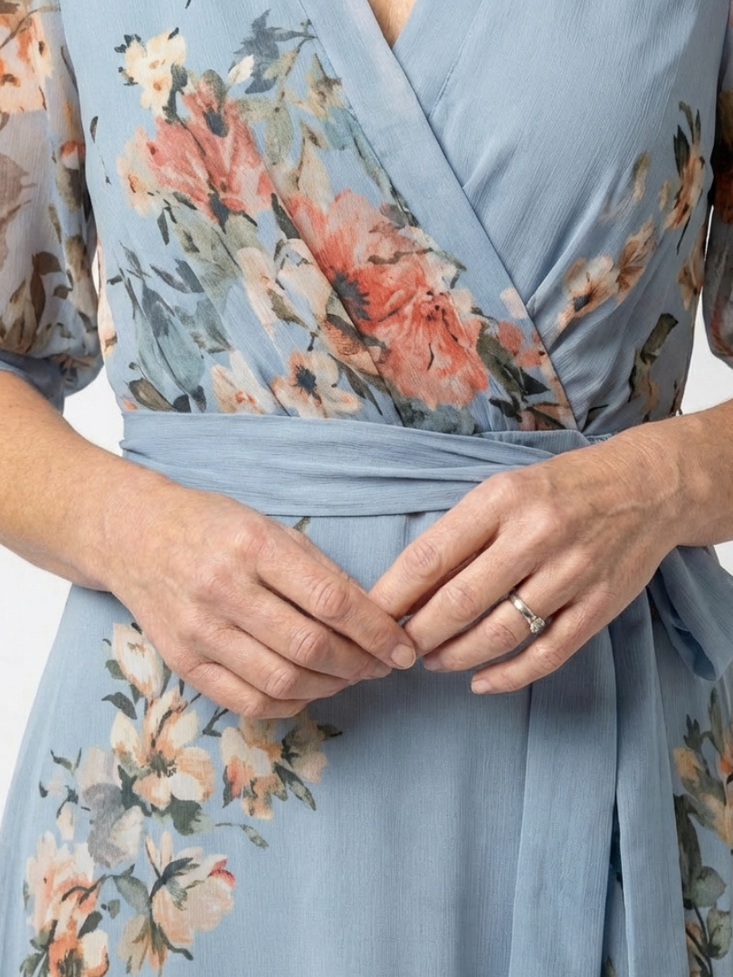 Elowe | Floral print maxi dress with V-neck